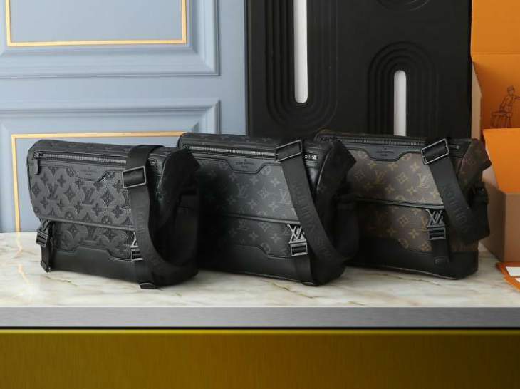 Picture of Louis Vuitton Mens Bags _SKUfw173964823fw